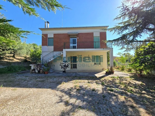 casa indipendente in vendita a Fermo in zona San Tommaso