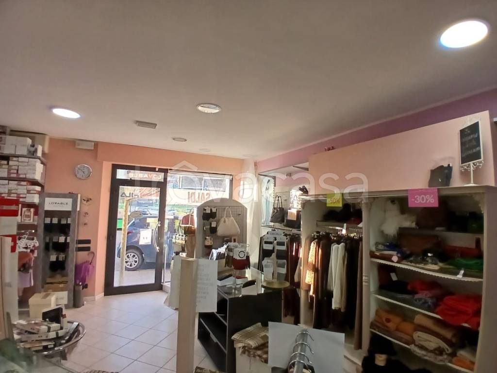 negozio in vendita a Fermo