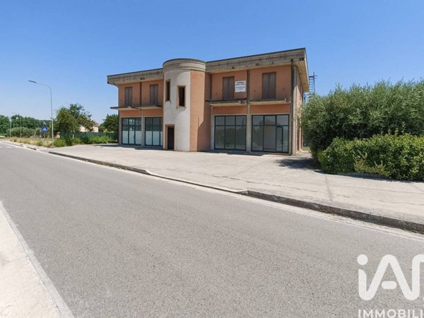 casa indipendente in vendita a Fermo