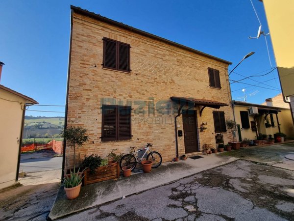 appartamento in vendita a Fermo in zona Molini di Tenna