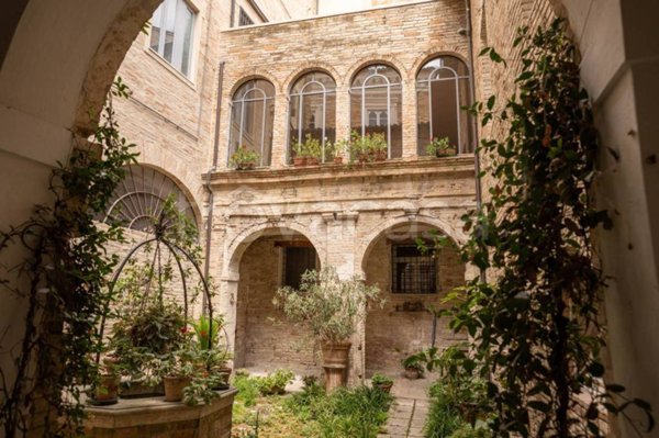casa indipendente in vendita a Fermo