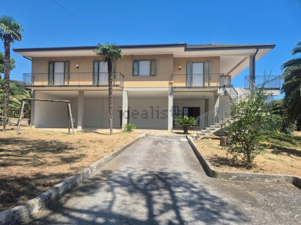 casa indipendente in vendita a Fermo in zona Lido di Fermo