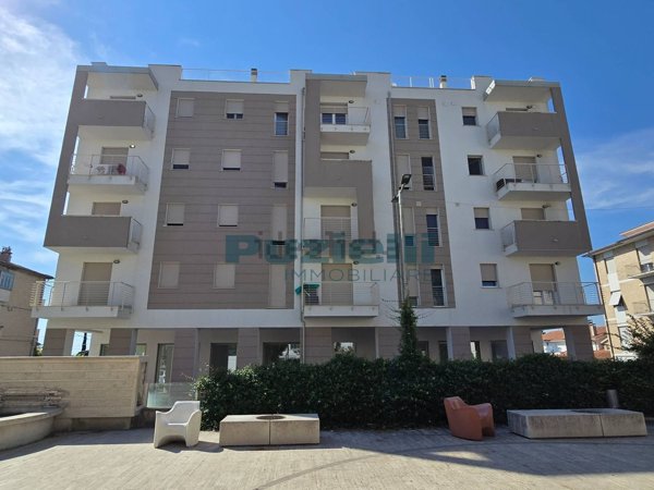 ufficio in vendita a Fermo in zona San Tommaso