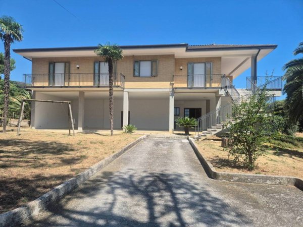 casa indipendente in vendita a Fermo in zona Lido di Fermo