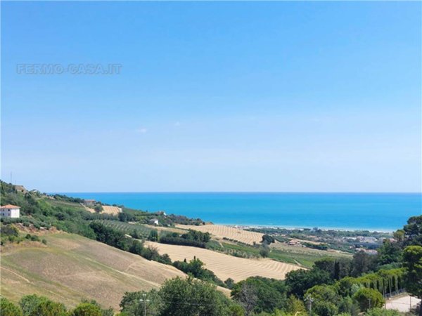 casa indipendente in vendita a Fermo in zona Capodarco