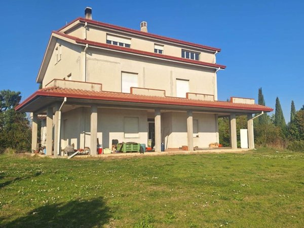 casa indipendente in vendita a Fermo in zona Girola