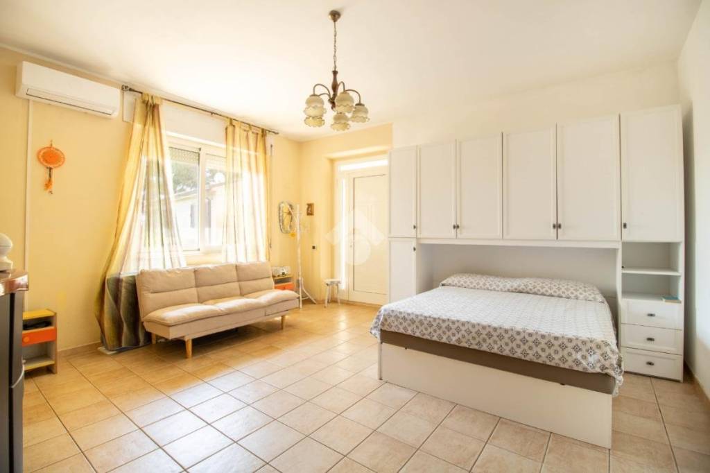 casa indipendente in vendita a Fermo