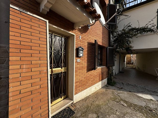casa indipendente in vendita a Fermo in zona Capodarco