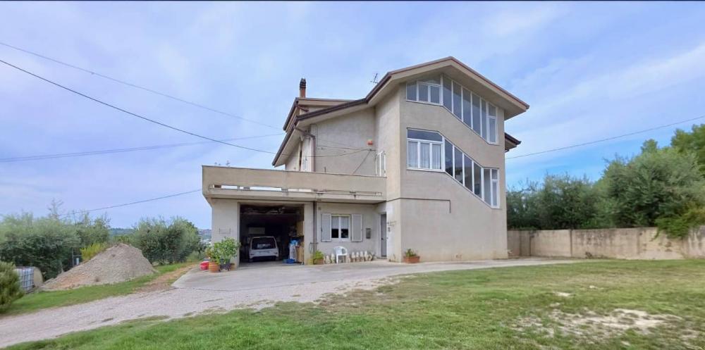 casa indipendente in vendita a Fermo in zona San Marco