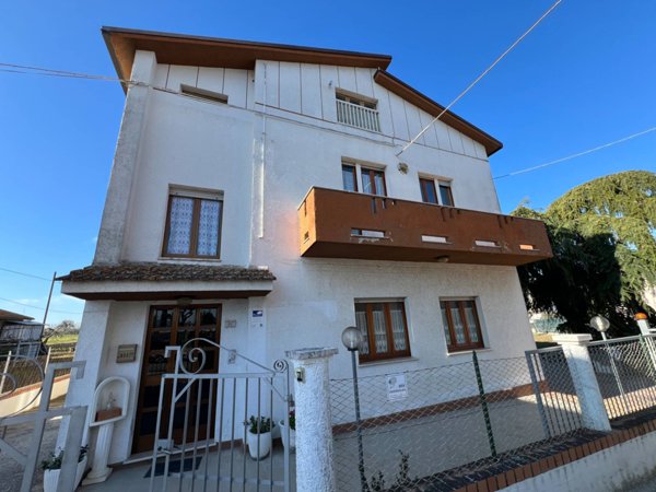 casa indipendente in vendita a Fermo in zona Girola