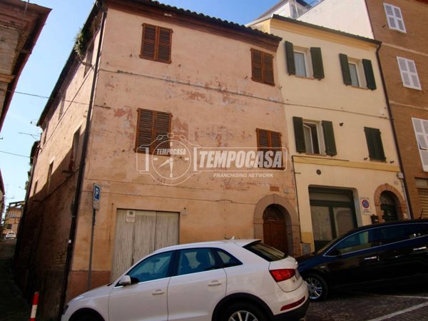 casa indipendente in vendita a Fermo in zona San Tommaso