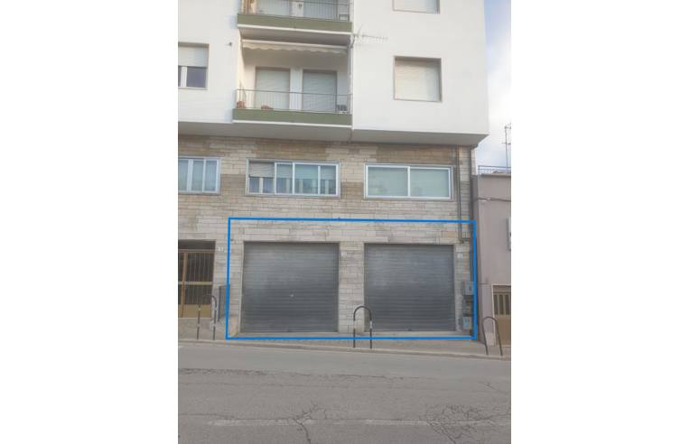 locale commerciale in vendita a Fermo