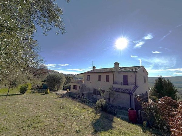 casa indipendente in vendita a Fermo in zona San Tommaso