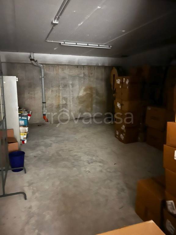 locale commerciale in vendita a Fermo