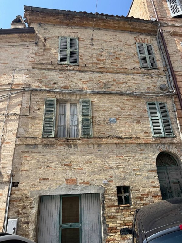 casa indipendente in vendita a Fermo