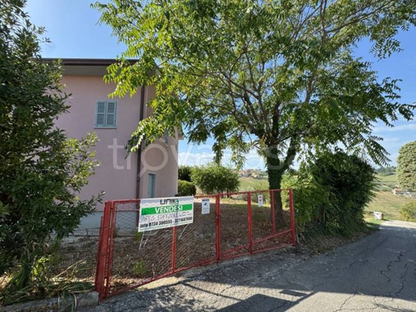 casa indipendente in vendita a Fermo