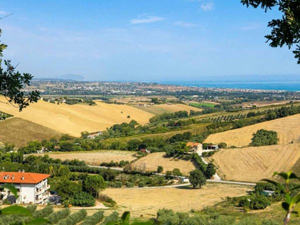 appartamento in vendita a Fermo in zona Capodarco