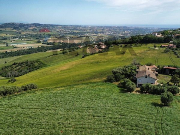 casa indipendente in vendita a Fermo in zona San Tommaso