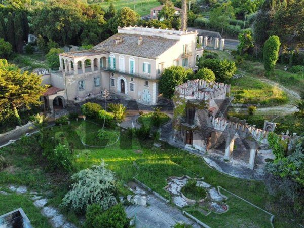 casa indipendente in vendita a Fermo in zona Torre di Palme