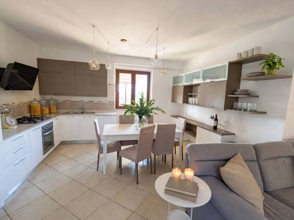 casa indipendente in vendita a Fermo