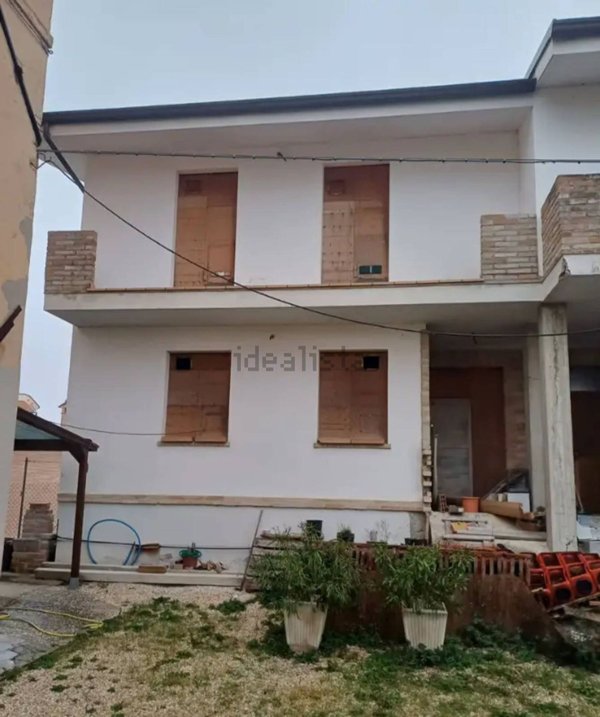 casa indipendente in vendita a Francavilla d'Ete