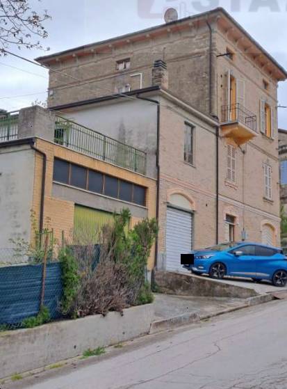casa indipendente in vendita a Grottazzolina