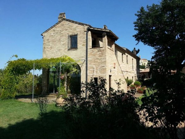 casa indipendente in vendita a Grottazzolina
