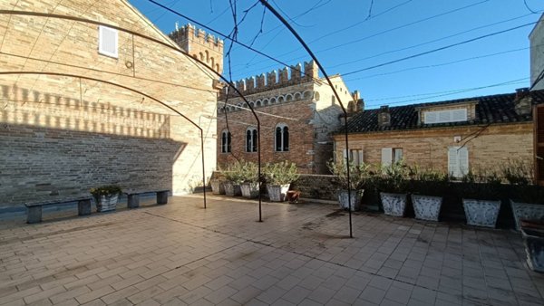 casa indipendente in vendita a Grottazzolina