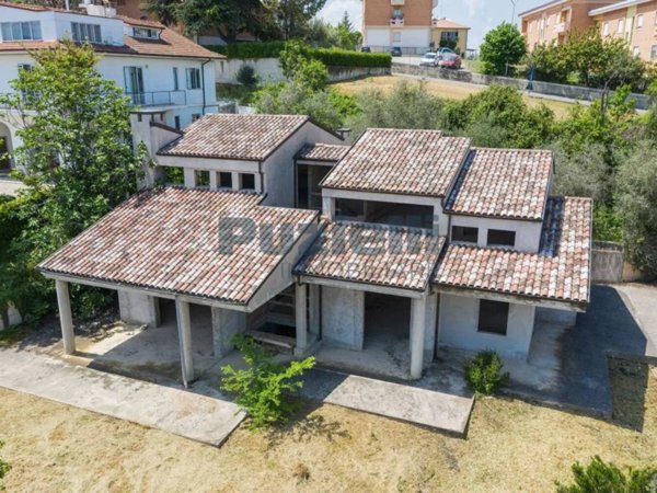casa indipendente in vendita a Grottazzolina