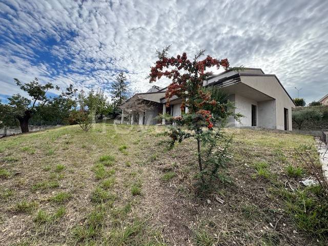 casa indipendente in vendita a Grottazzolina