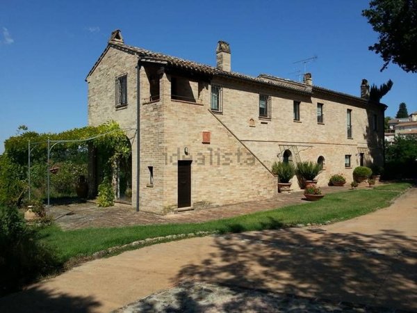 casale in vendita a Grottazzolina