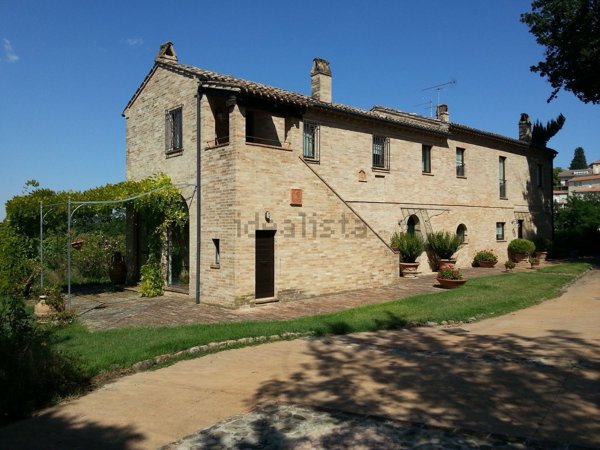 casa indipendente in vendita a Grottazzolina