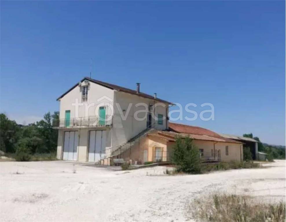 locale commerciale in vendita a Grottazzolina