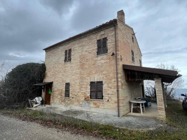 casa indipendente in vendita a Grottazzolina