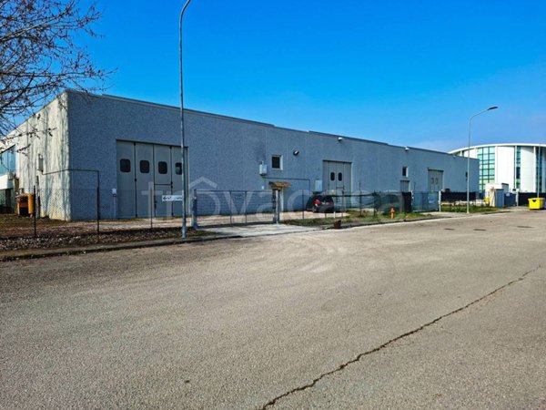 locale commerciale in vendita a Grottazzolina
