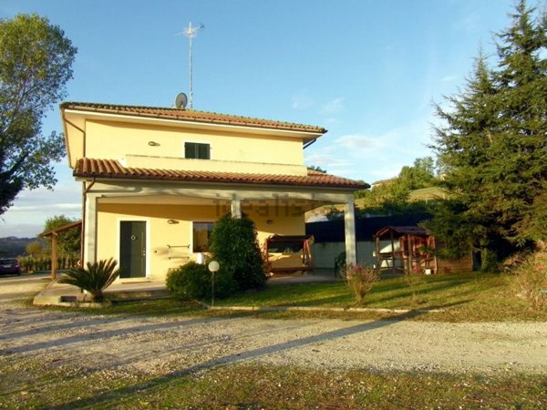 casa semindipendente in vendita a Grottazzolina