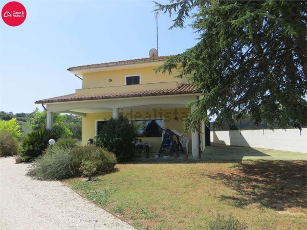 casa indipendente in vendita a Grottazzolina