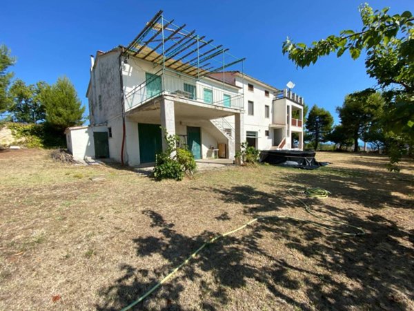 casa indipendente in vendita a Lapedona