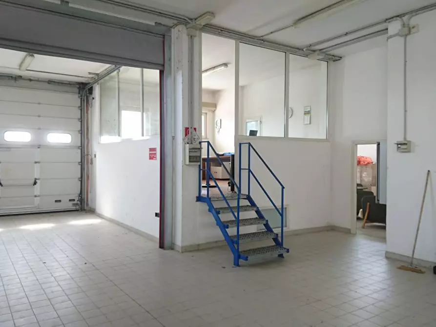 locale commerciale in vendita a Lapedona