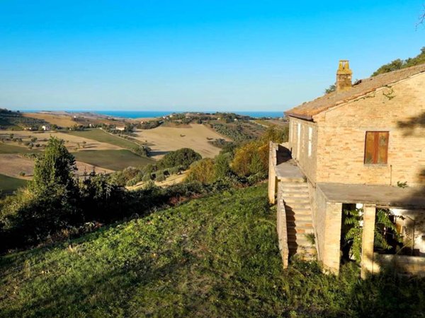 casa indipendente in vendita a Lapedona