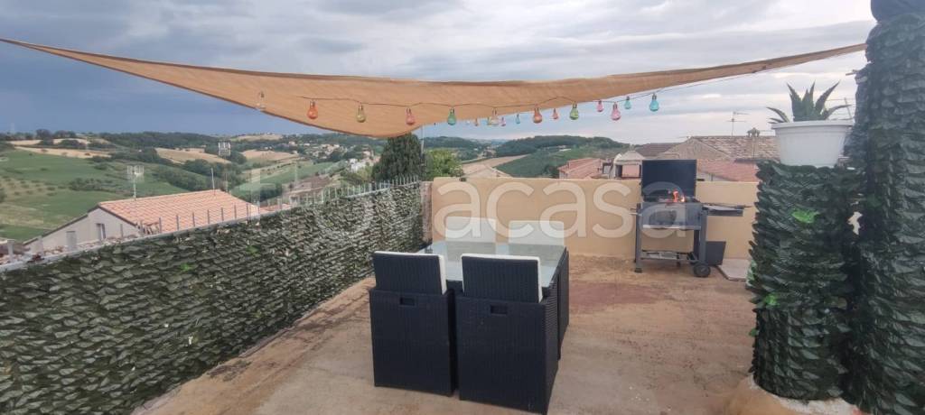 casa indipendente in vendita a Lapedona