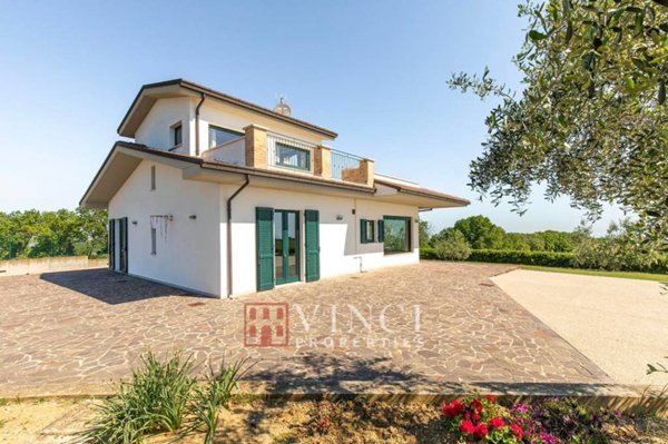 casa indipendente in vendita a Lapedona