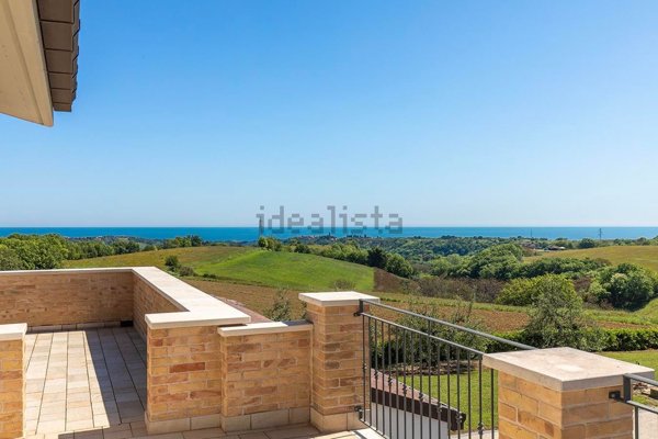 casa indipendente in vendita a Lapedona