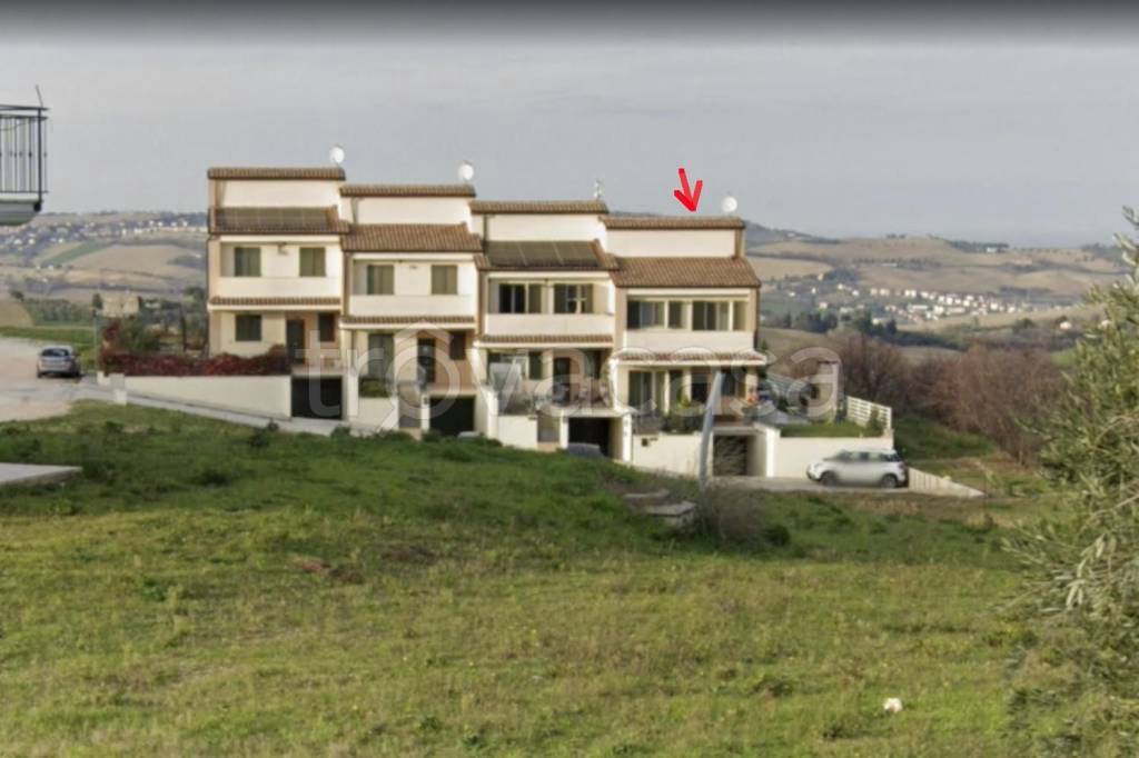 casa indipendente in vendita a Lapedona