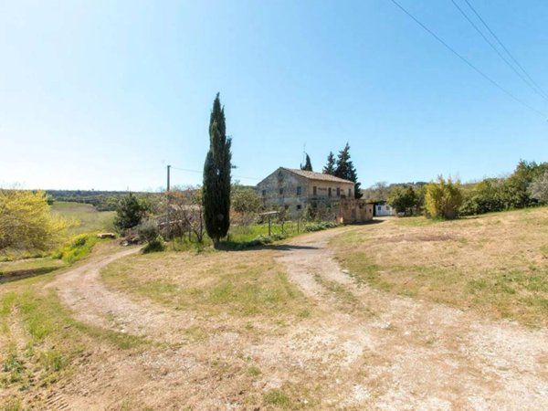 casa indipendente in vendita a Lapedona