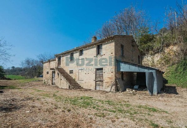 casa indipendente in vendita a Lapedona