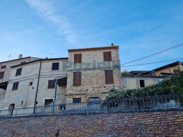 casa indipendente in vendita a Lapedona