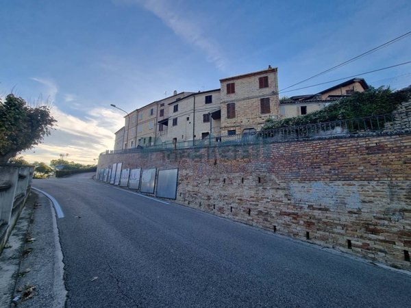 casa indipendente in vendita a Lapedona