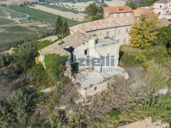 casa indipendente in vendita a Lapedona