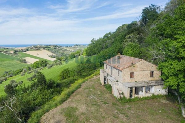 casa indipendente in vendita a Lapedona